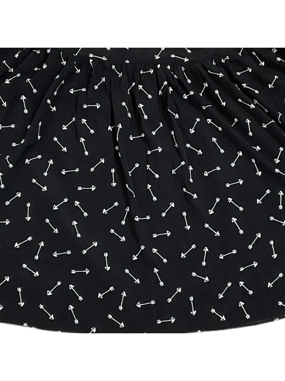 NWT LC Lauren Conrad Date Night Printed Flirty Skirt Arrow Hearts Print Large